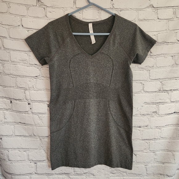 lululemon athletica Tops - Lululemon Swiftly Tech V Neck
